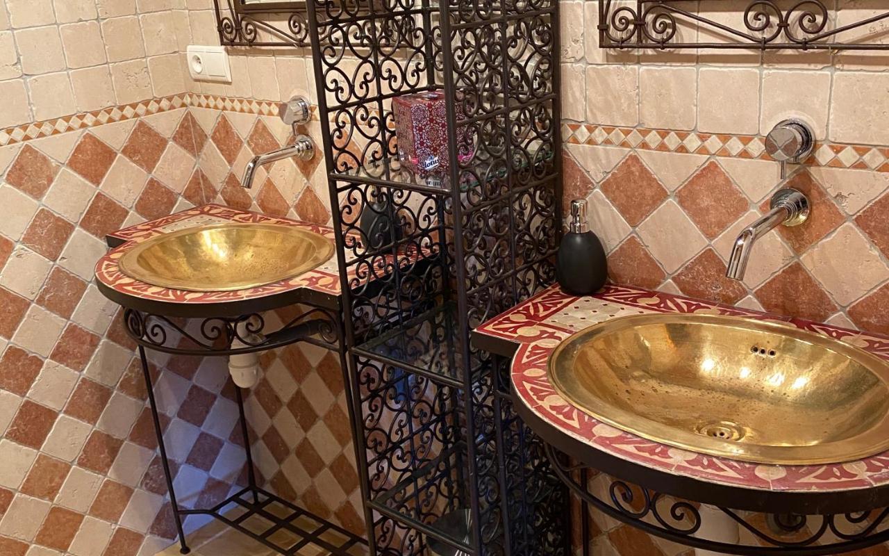 ホテル Le Domaine De Tizo Saint-Victor-de-Morestel エクステリア 写真