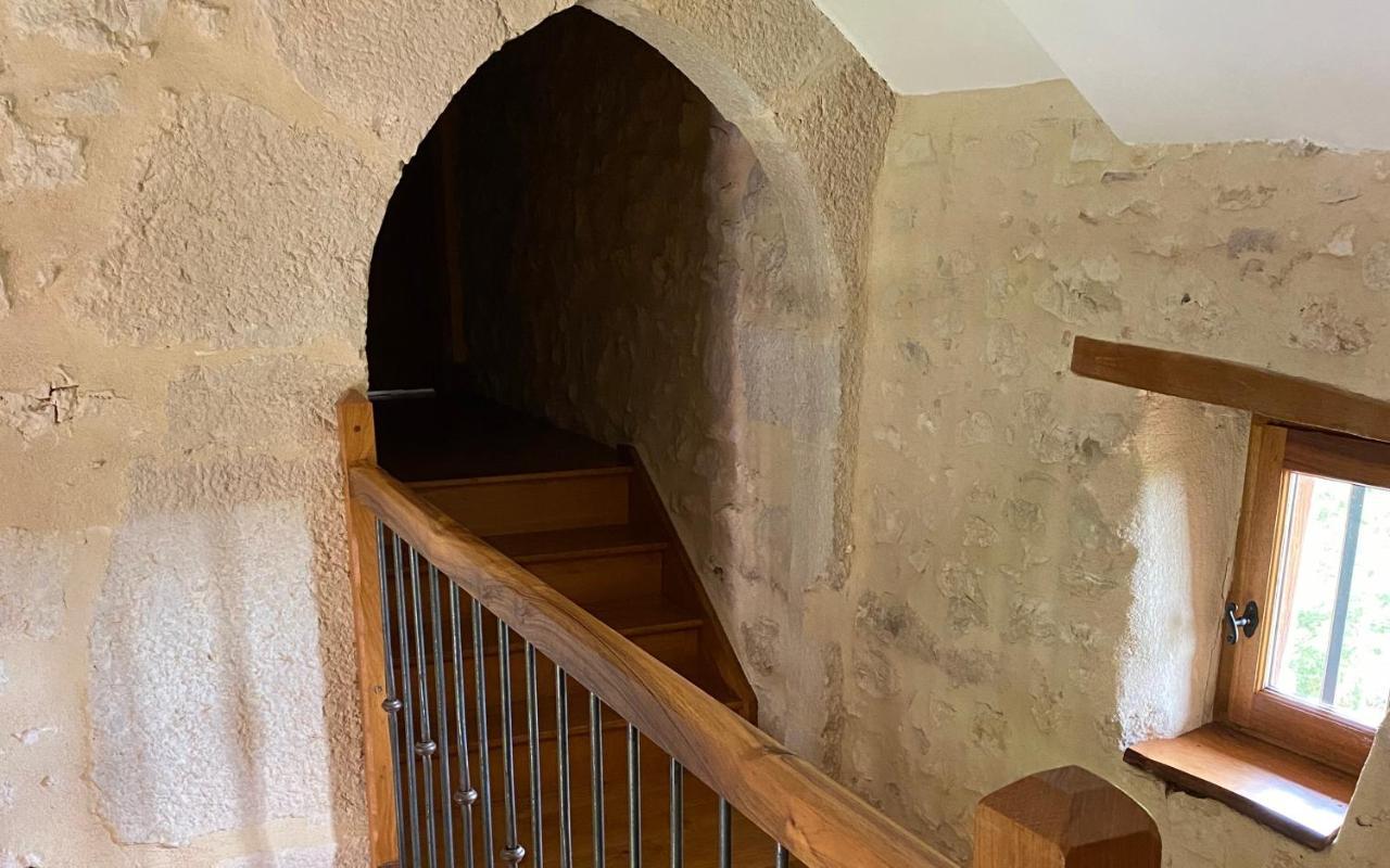 ホテル Le Domaine De Tizo Saint-Victor-de-Morestel エクステリア 写真