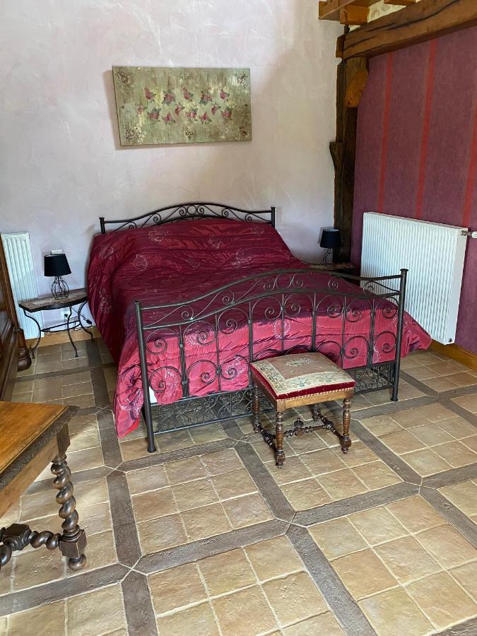 ホテル Le Domaine De Tizo Saint-Victor-de-Morestel エクステリア 写真