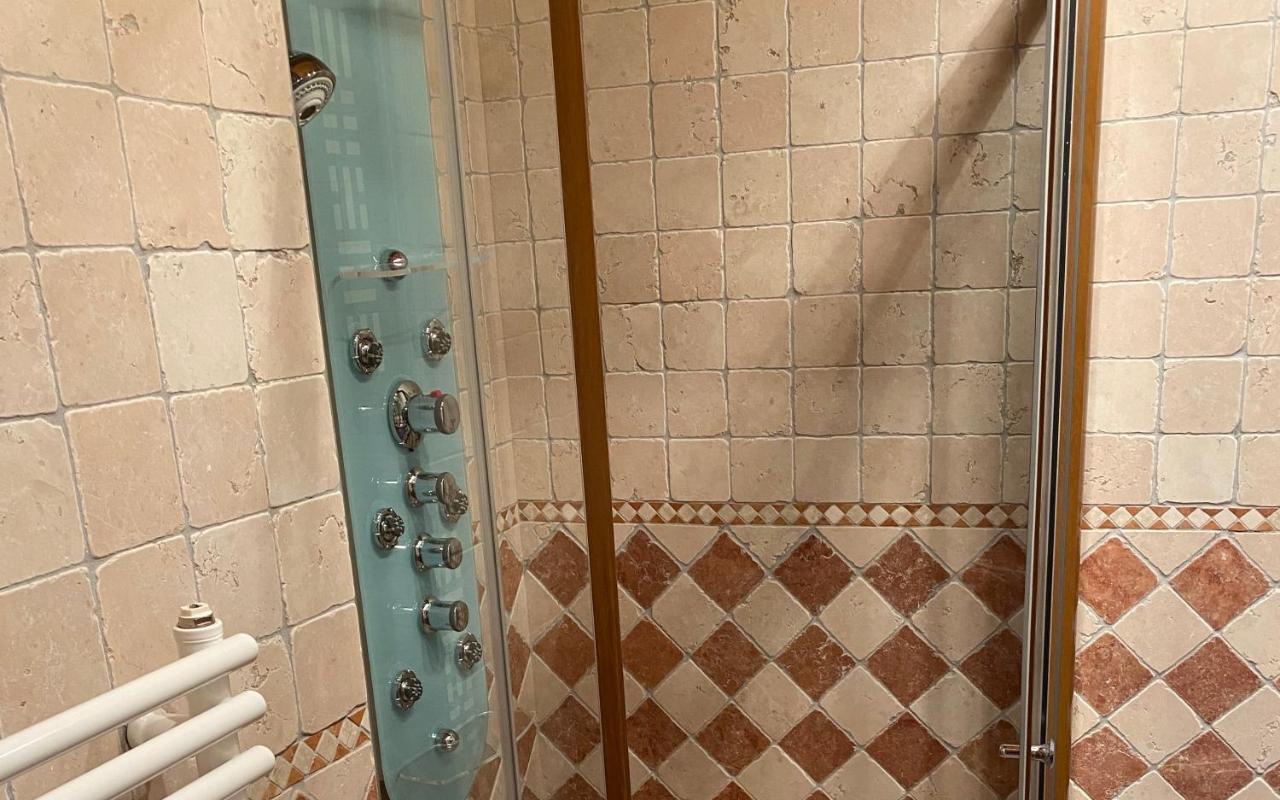 ホテル Le Domaine De Tizo Saint-Victor-de-Morestel エクステリア 写真