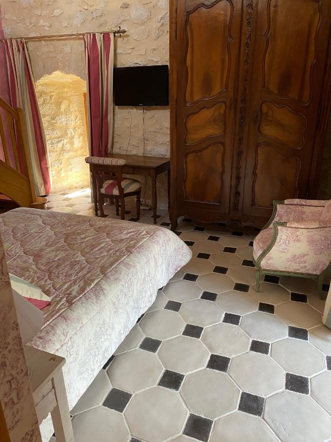 ホテル Le Domaine De Tizo Saint-Victor-de-Morestel エクステリア 写真