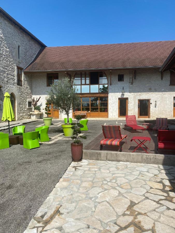 ホテル Le Domaine De Tizo Saint-Victor-de-Morestel エクステリア 写真